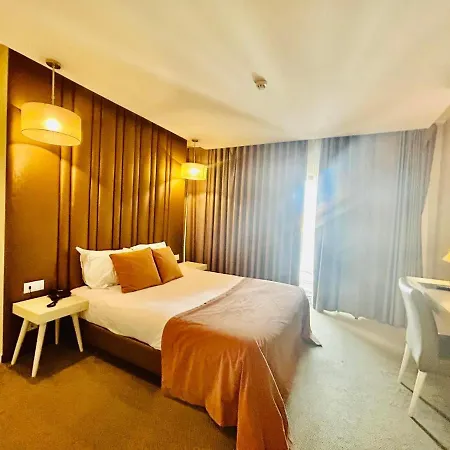 De Plaza & Hotel 4*