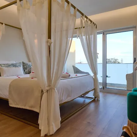 De Plaza & Szálloda