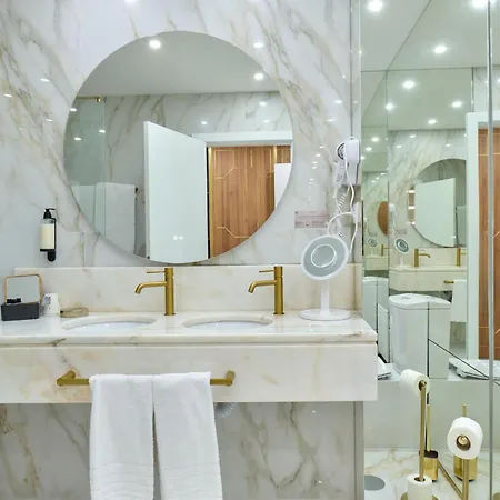 Szálloda De Plaza & 4*