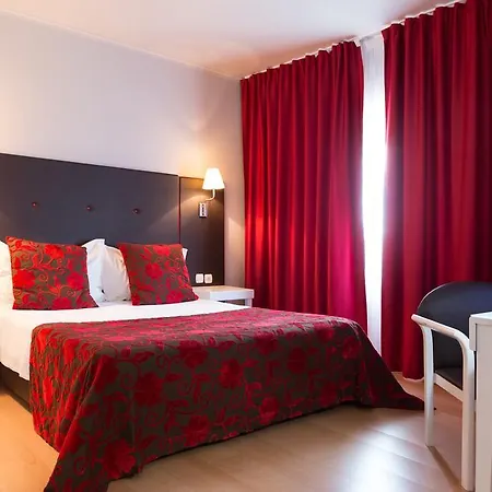 Hotel De Plaza &