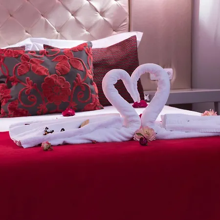Hotel De Plaza & 4*