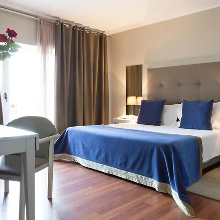 De Plaza & Отель 4*